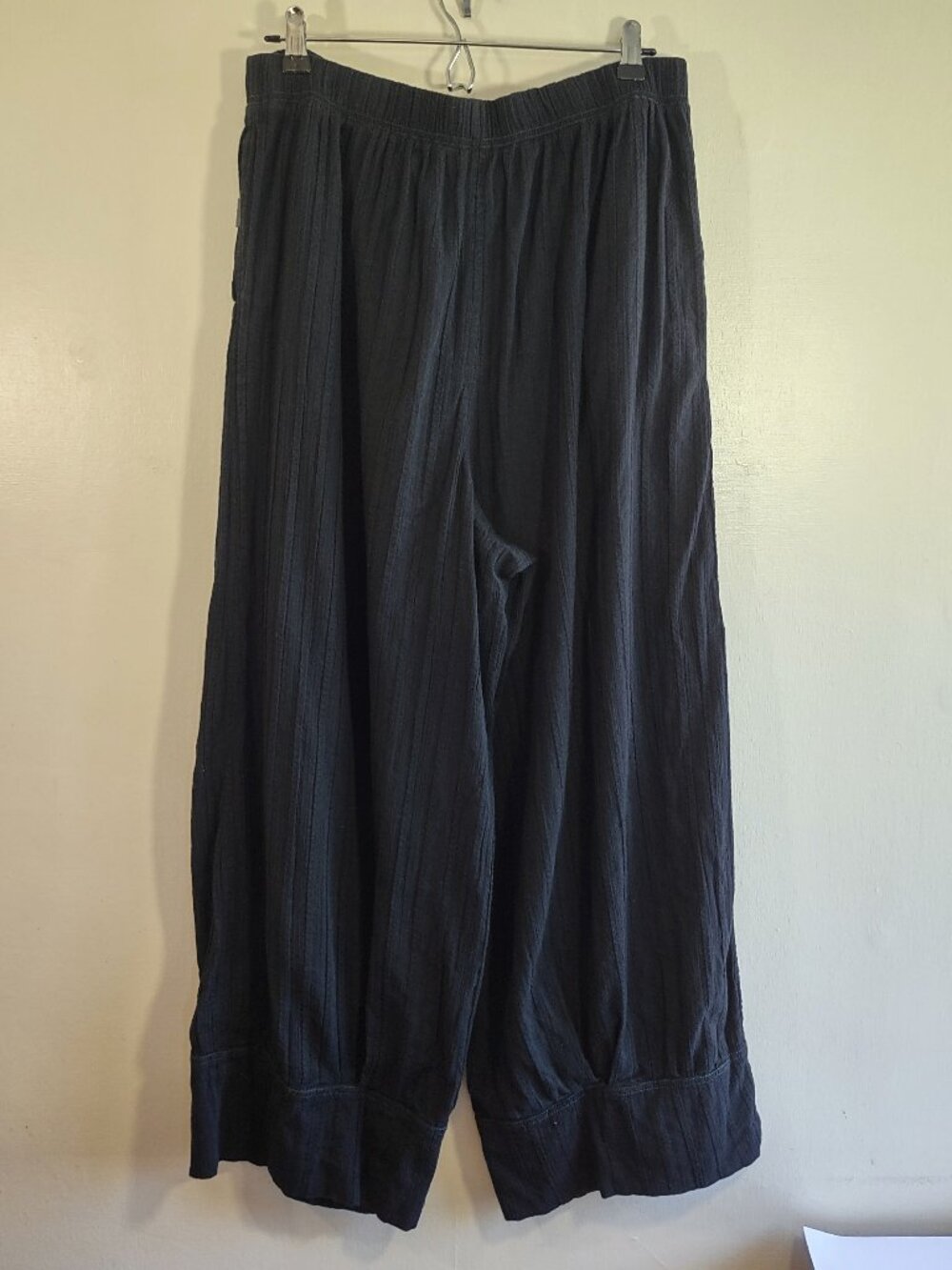 Free People Intimately Black Harem Pants Size Large Wide Leg Pleated Details - Picture 3 of 9